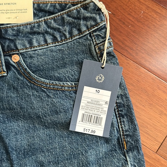 Universal Thread Shorts - Picture 2 of 5